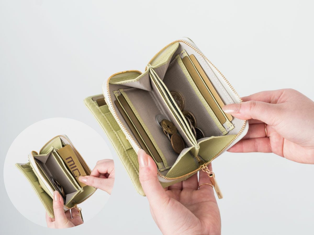 ラフィネ　ラウンドファスナーミドルウォレット