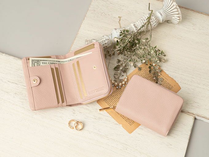 ラフィネ　ラウンドファスナーミドルウォレット