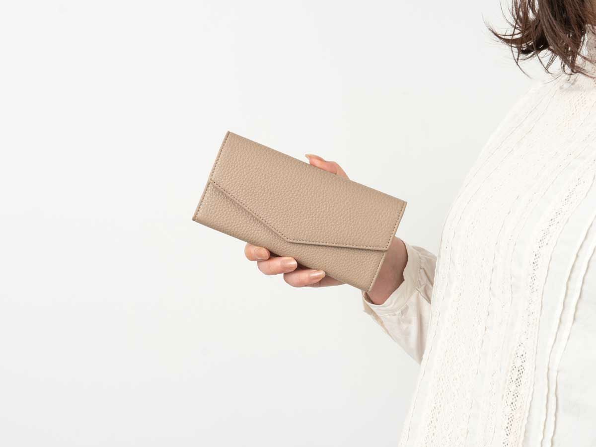 ラフィネ　コンパクトギャルソン長財布