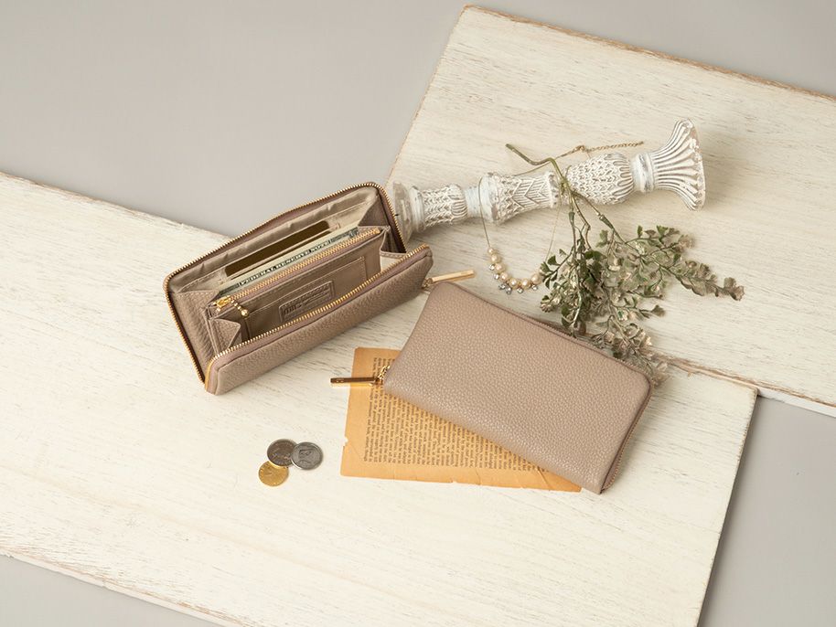 ラフィネ　コンパクトラウンドファスナー長財布