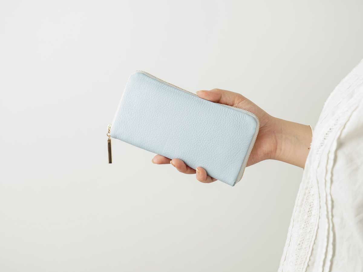 ラフィネ　コンパクトラウンドファスナー長財布