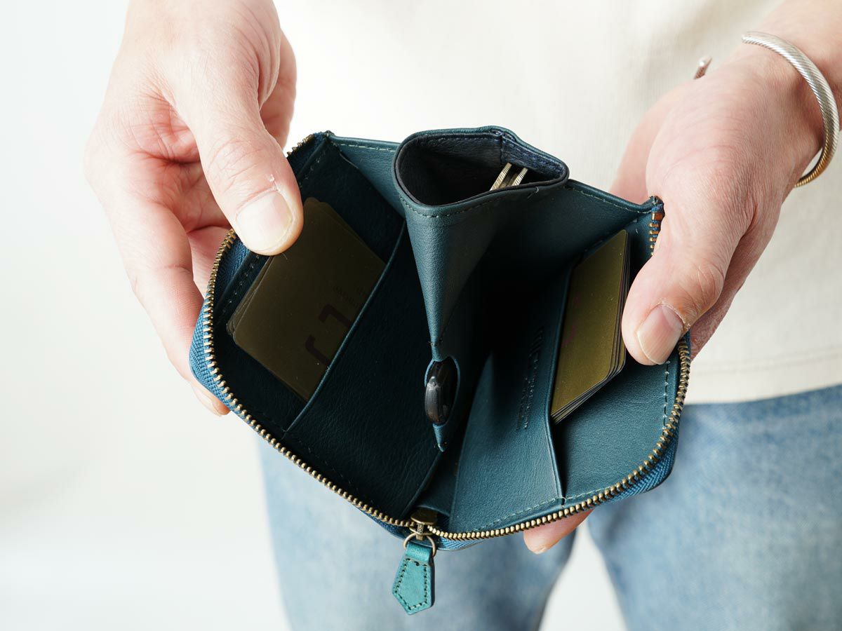 ペコスロウ　ミニL字ファスナー財布