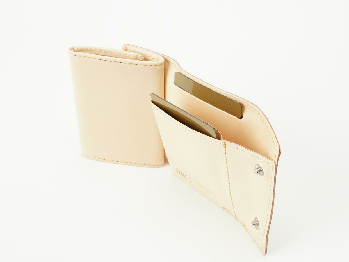 ナチュラルヌメ　ボックス小銭付き三つ折り札入れ