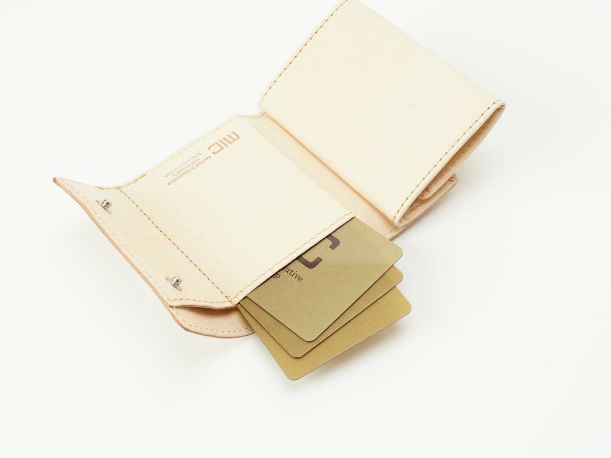 ナチュラルヌメ　ボックス小銭付き三つ折り札入れ