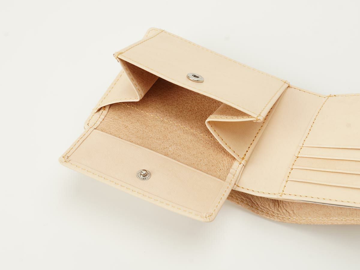 ナチュラルヌメ　二つ折り財布(小銭入れ付き)