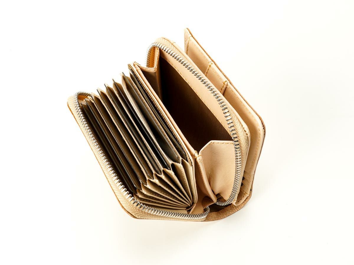 ナチュラルヌメ　ミニマルチウォレット