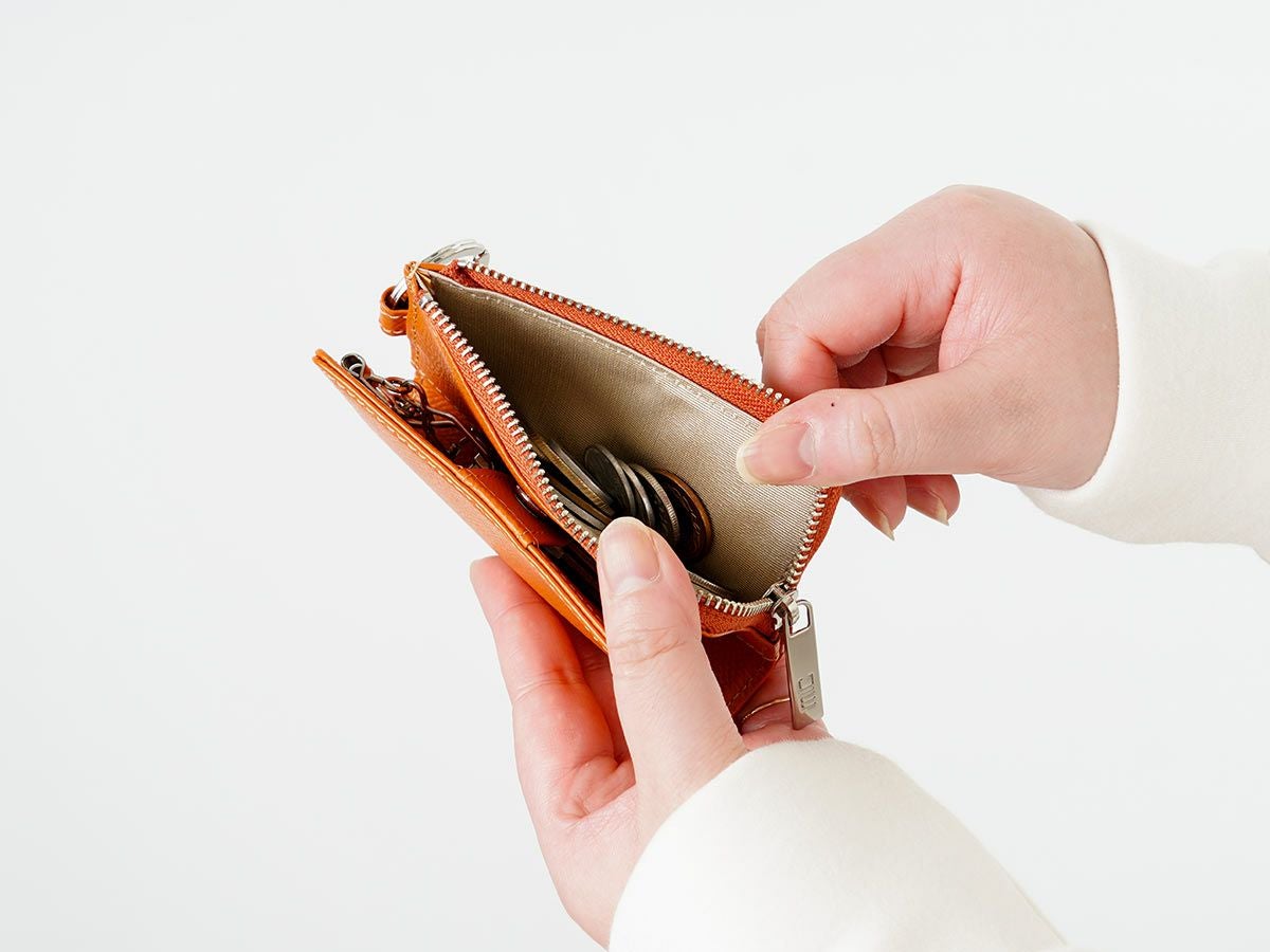 エンボス　L字ファスナー小銭入れ付きキーケース