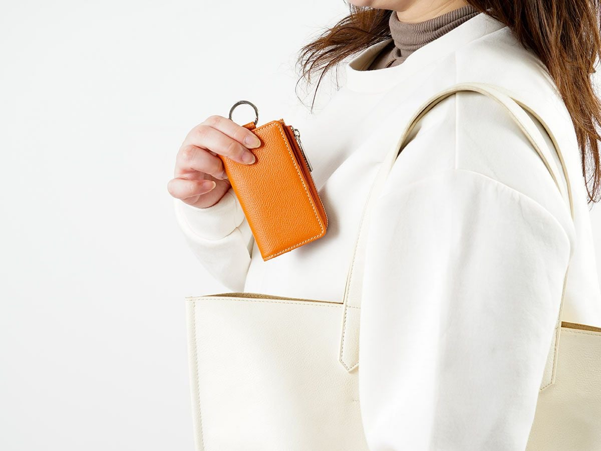 エンボス　L字ファスナー小銭入れ付きキーケース