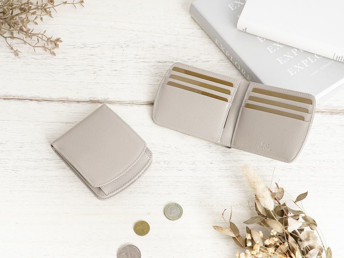 エンボス　ヒップポケット外ボックス小銭二つ折り財布