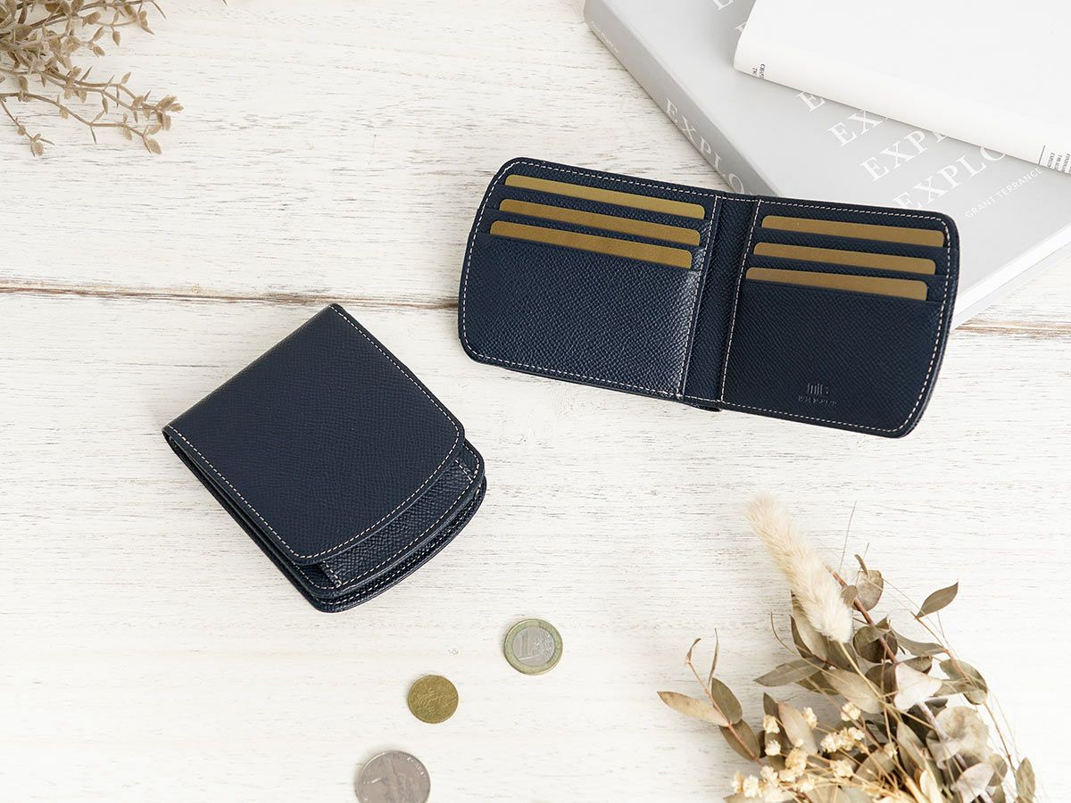 エンボス　ヒップポケット外ボックス小銭二つ折り財布