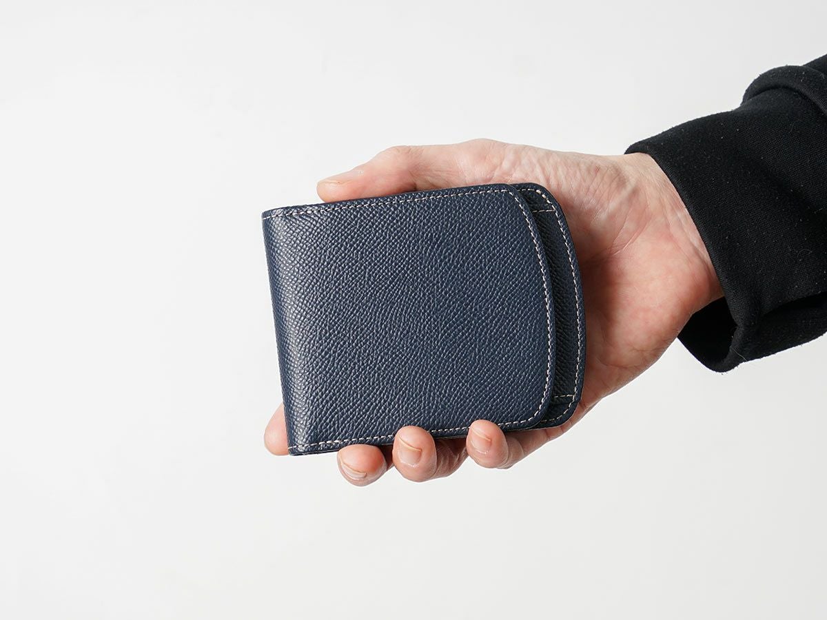 エンボス　ヒップポケット外ボックス小銭二つ折り財布