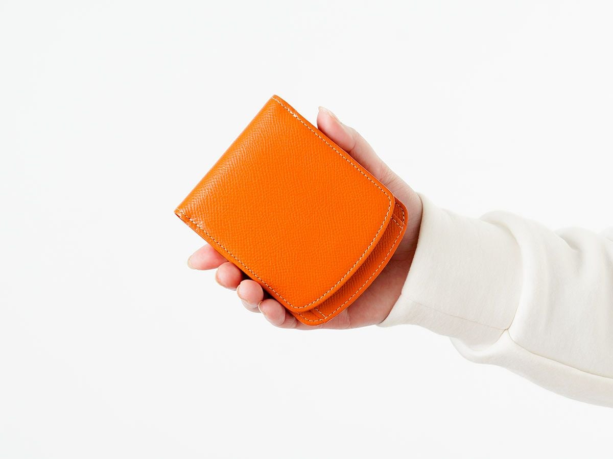 エンボス　ヒップポケット外ボックス小銭二つ折り財布