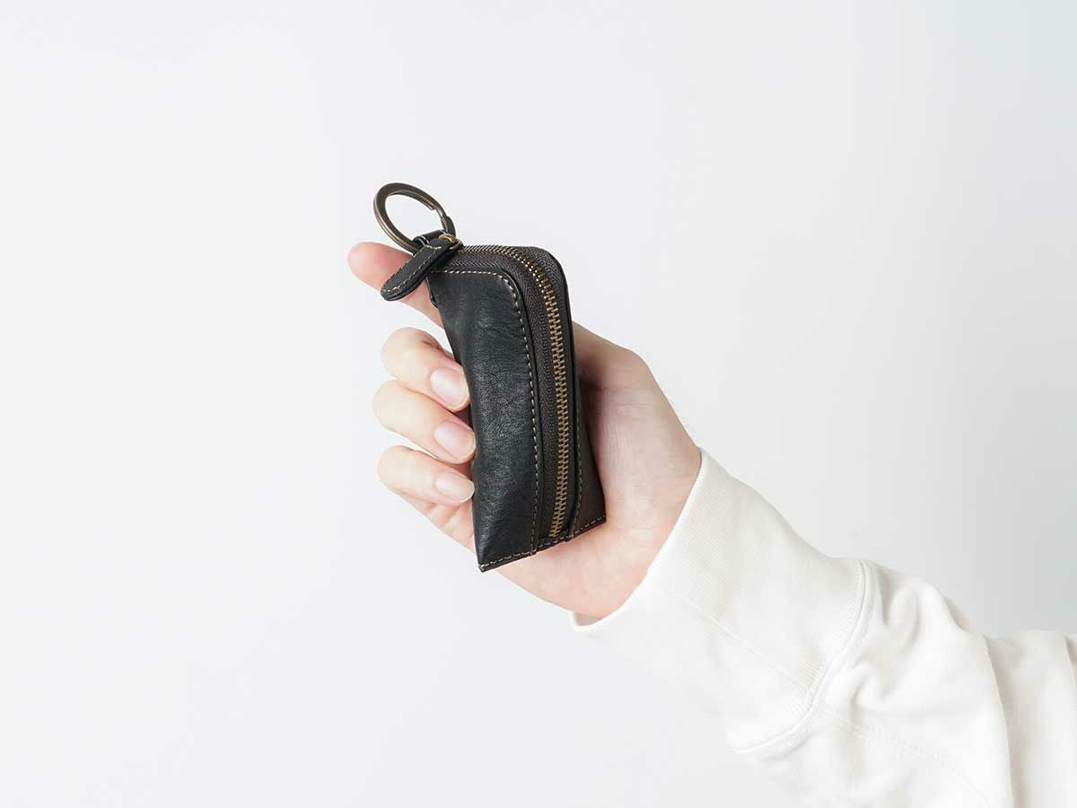 コルレオーネ　三角キーケース