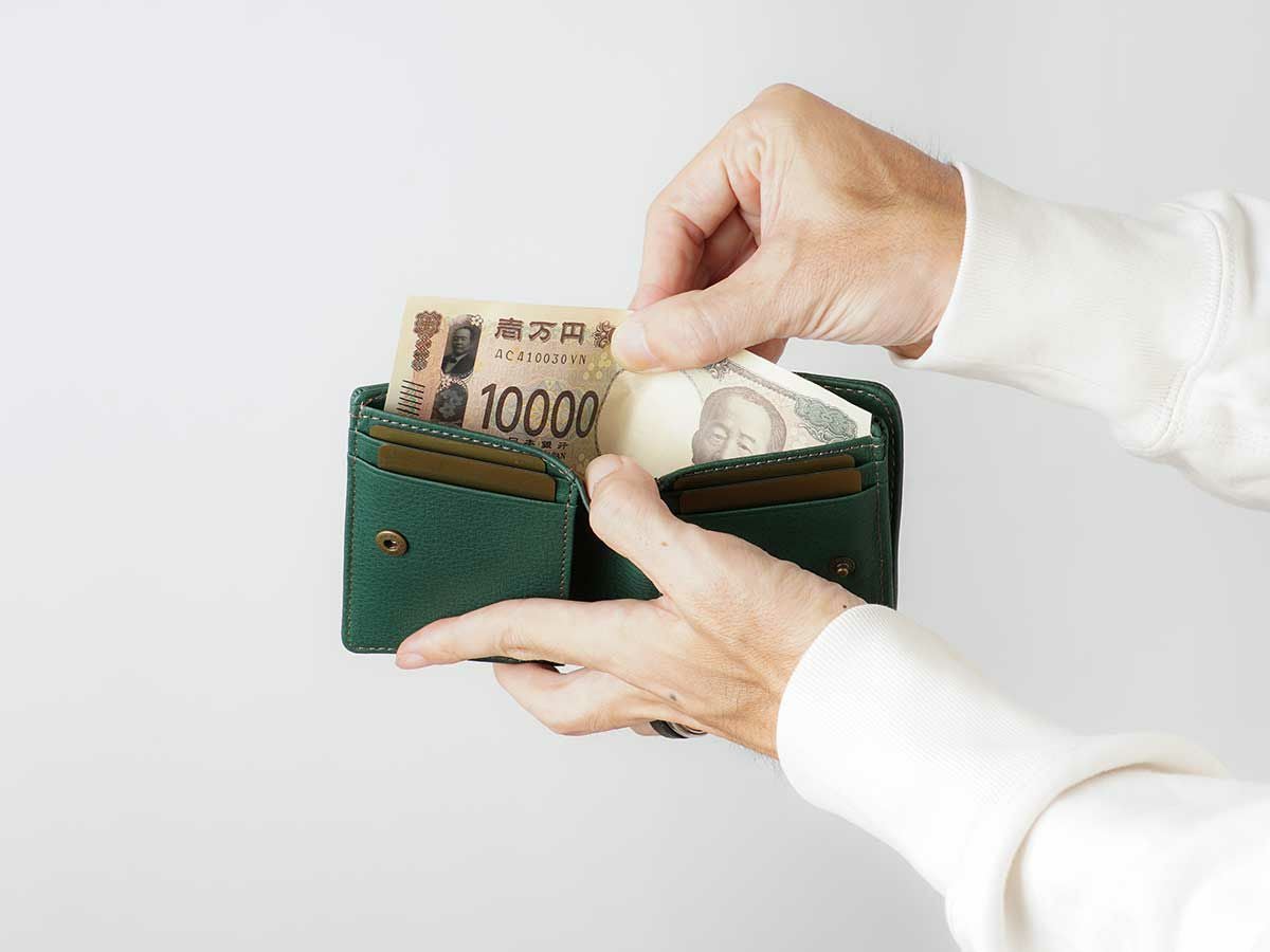 コルレオーネ　ボックス小銭入れ二つ折り財布