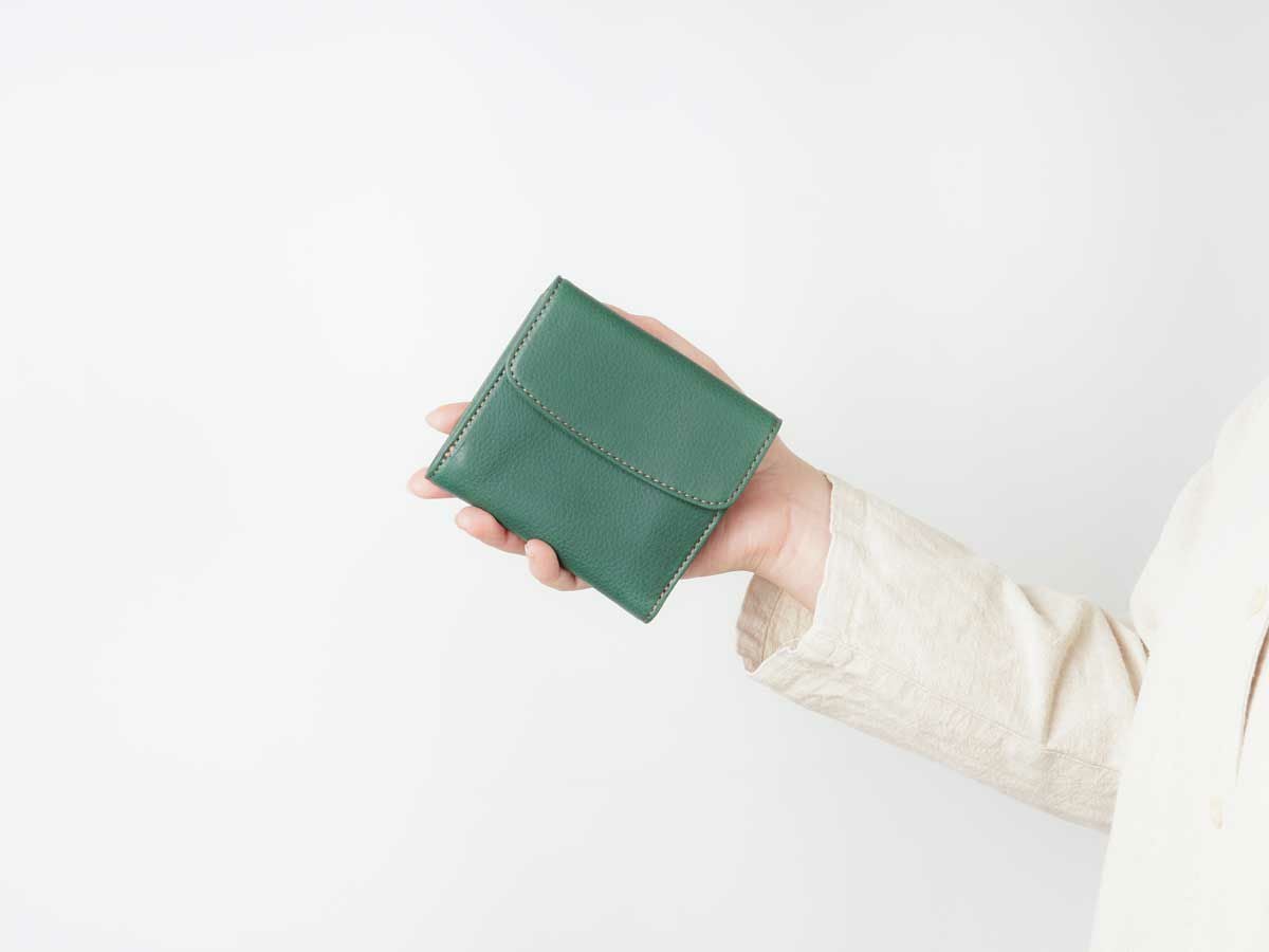 コルレオーネ　外小銭入れ二つ折り財布