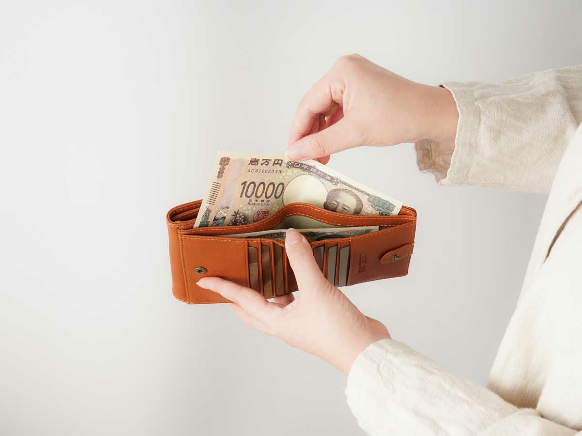 コルレオーネ　外小銭入れ二つ折り財布