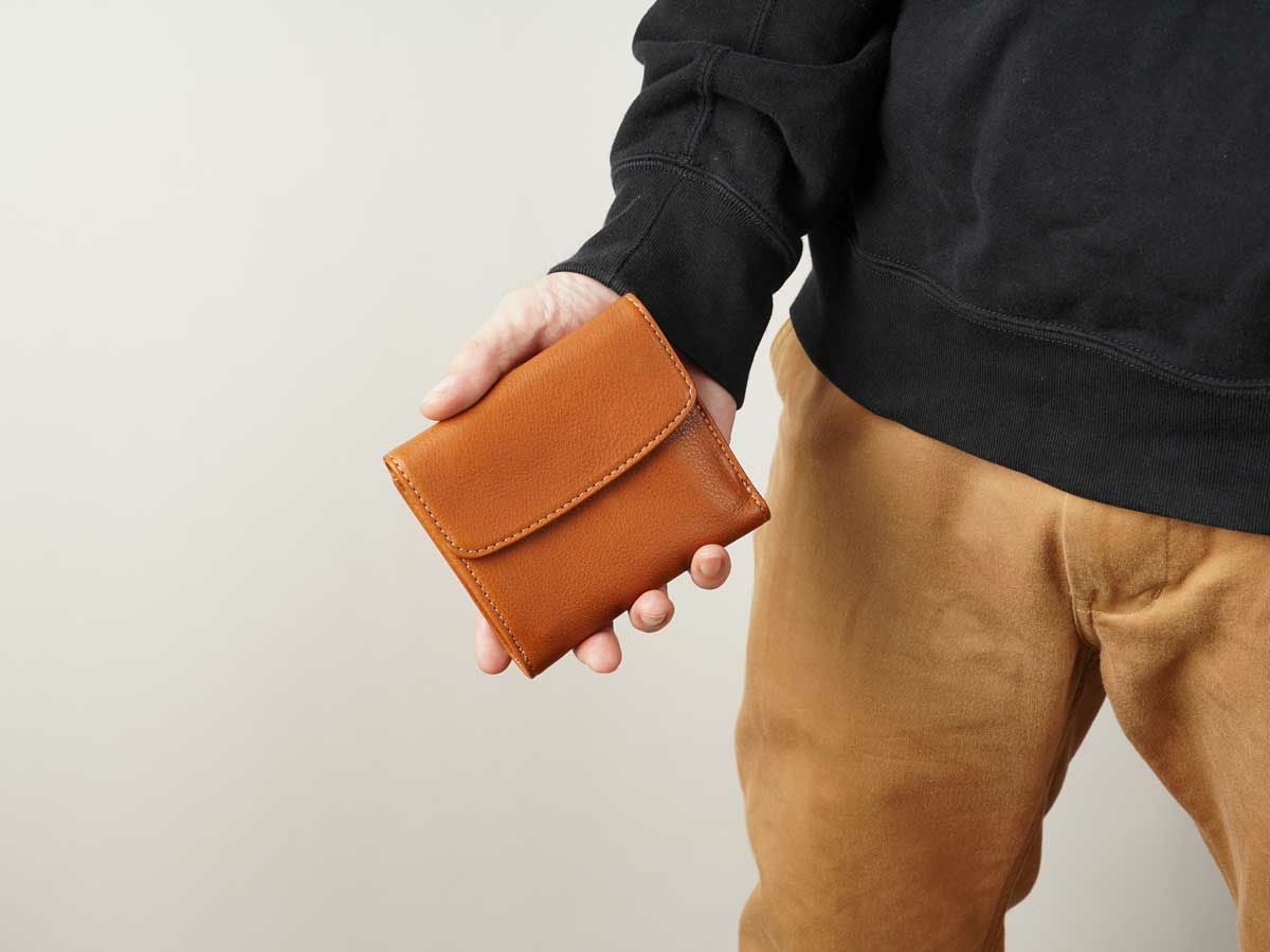 コルレオーネ　外小銭入れ二つ折り財布