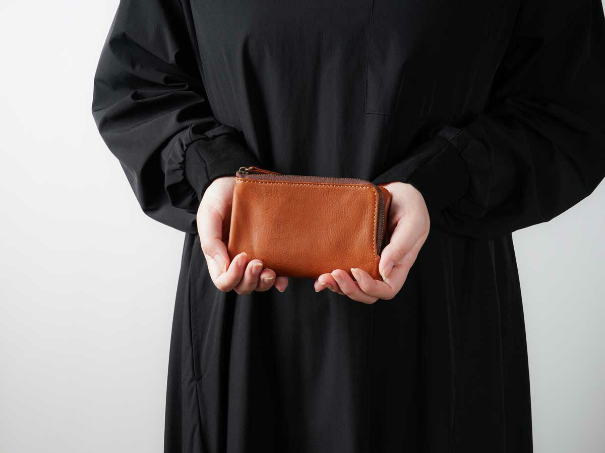 コルレオーネ　外L字ファスナー二つ折り財布