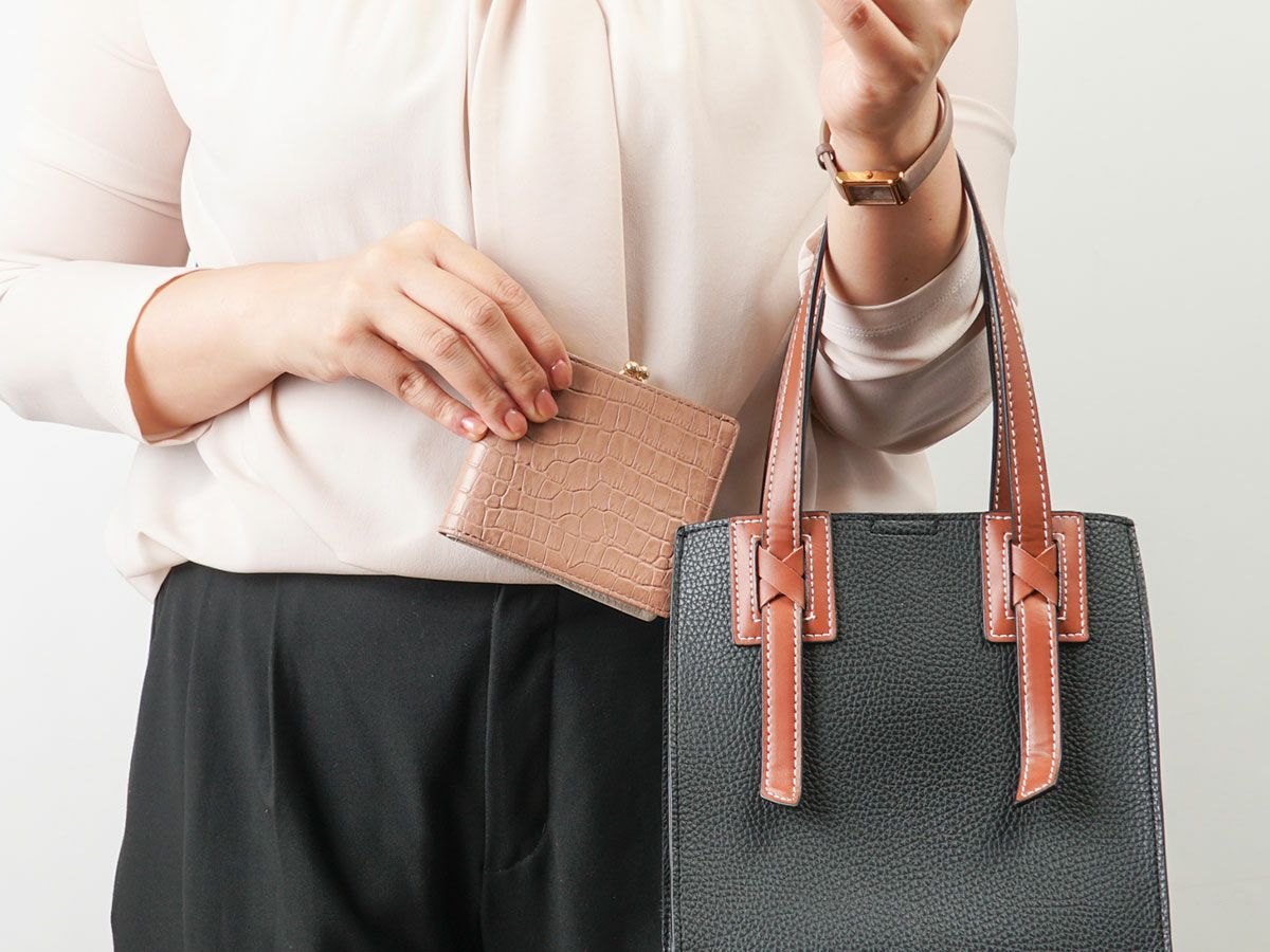 クロコ　外がま口二つ折り財布