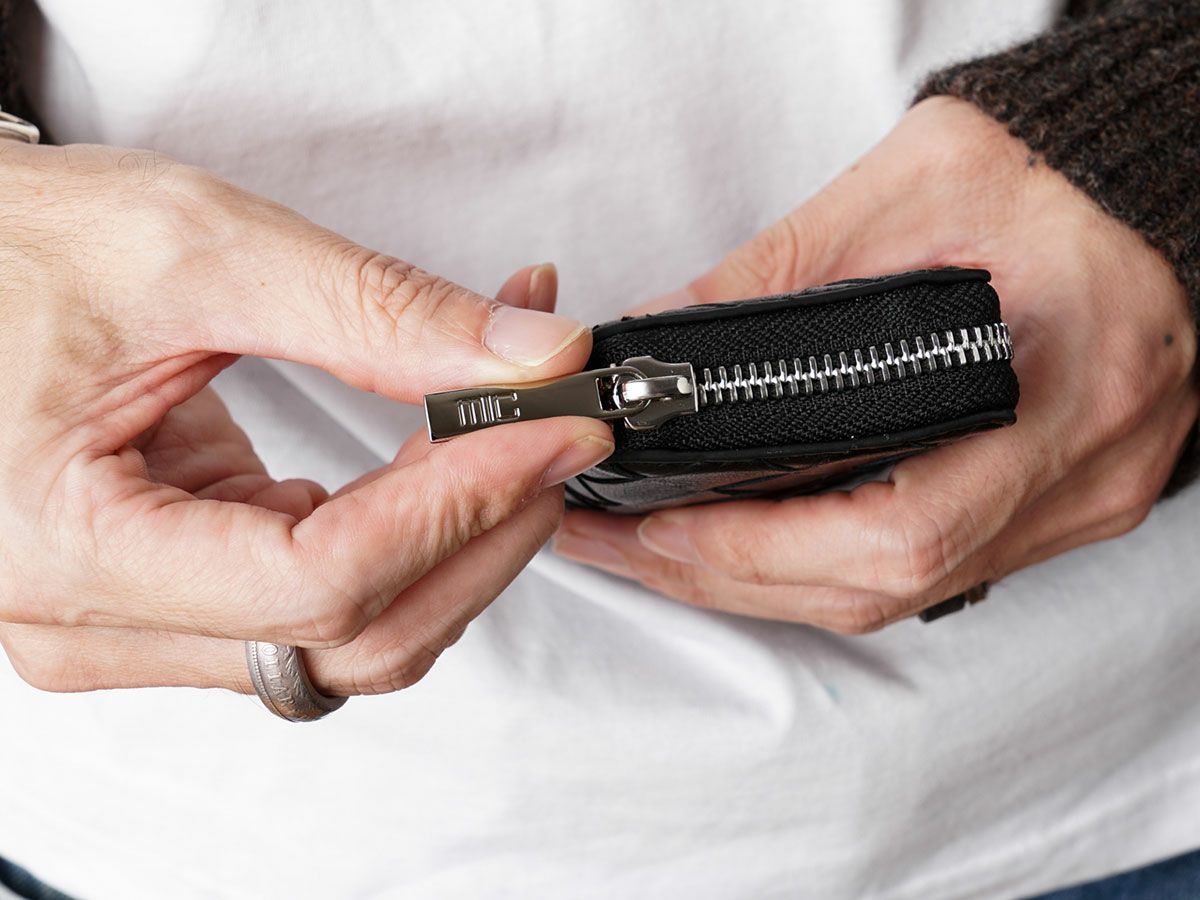 ブラックメッシュ　ラウンドファスナーボックス小銭入れ