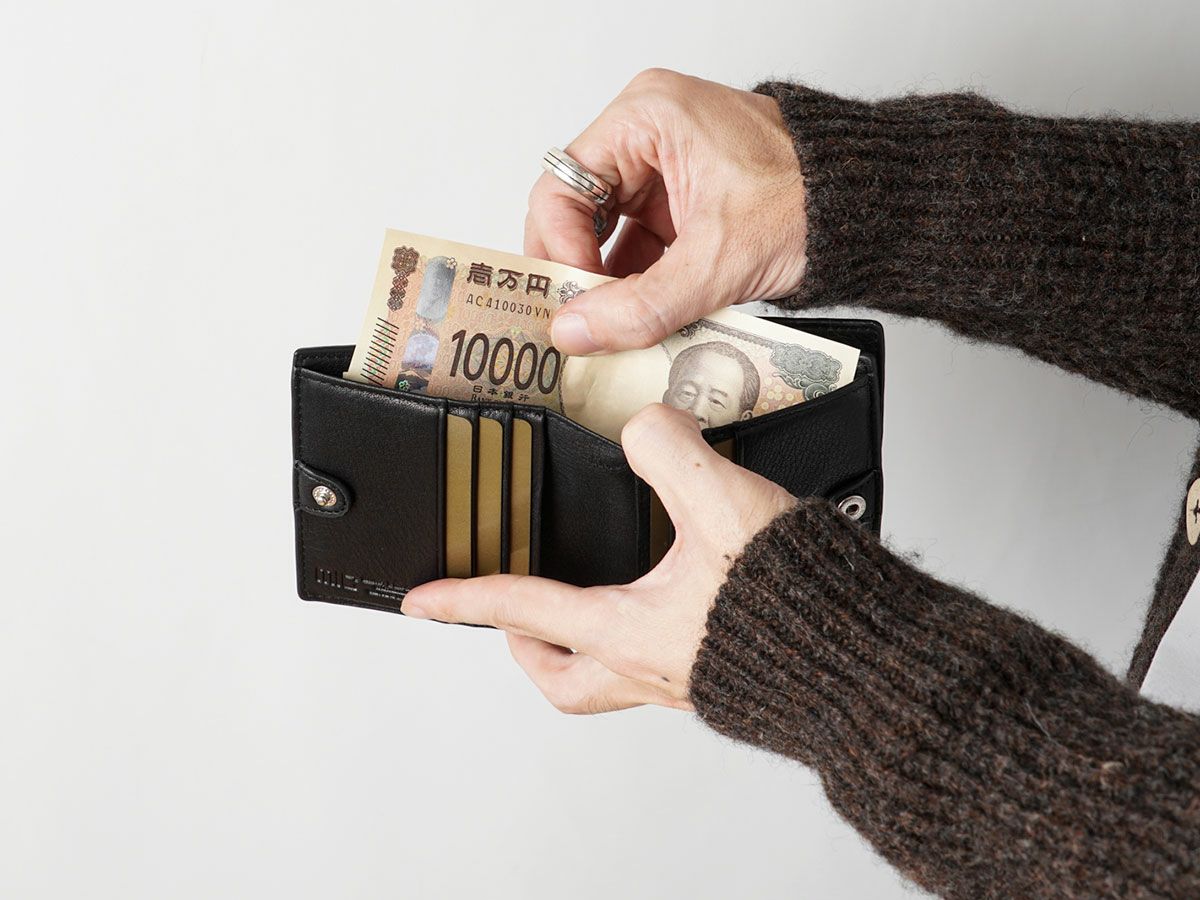 ブラックメッシュ　ラウンドファスナー二つ折り財布