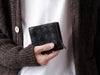 ブラックメッシュ　ラウンドファスナー二つ折り財布