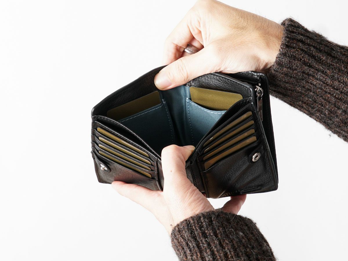 ブラックメッシュ　外L字ファスナー二つ折り財布