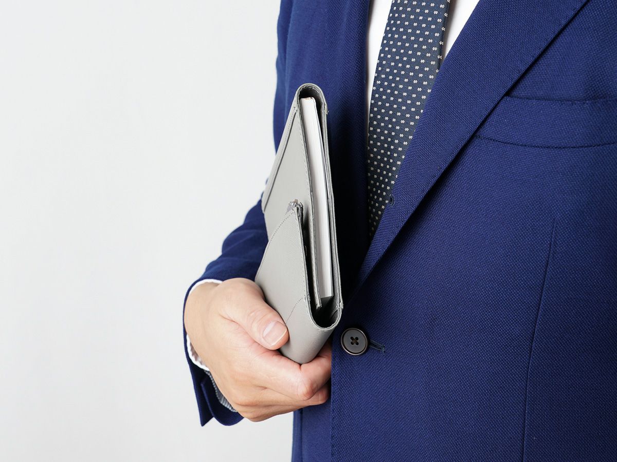 モメンタム　ペンケース付きノートカバー