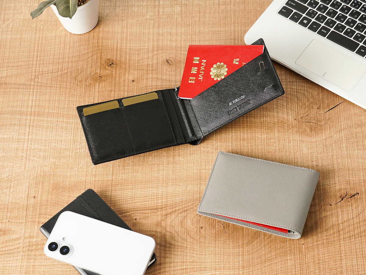 モメンタム　パスポートウォレット