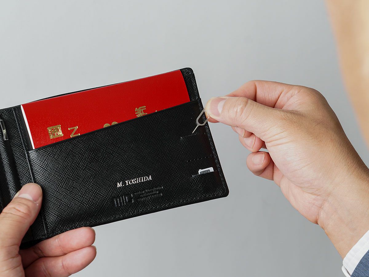 モメンタム　パスポートウォレット