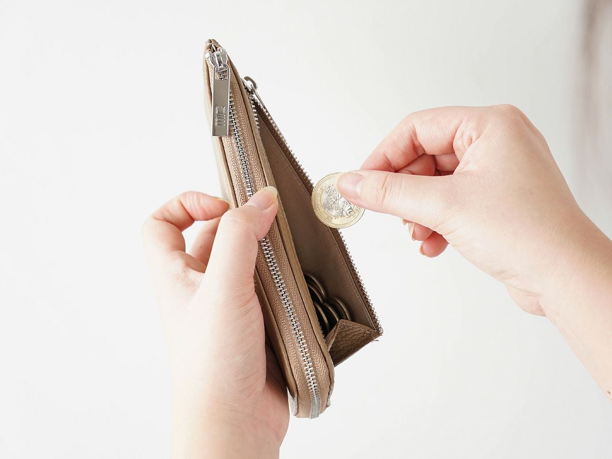 ボルセッタ　コンパクトL字ファスナー長財布