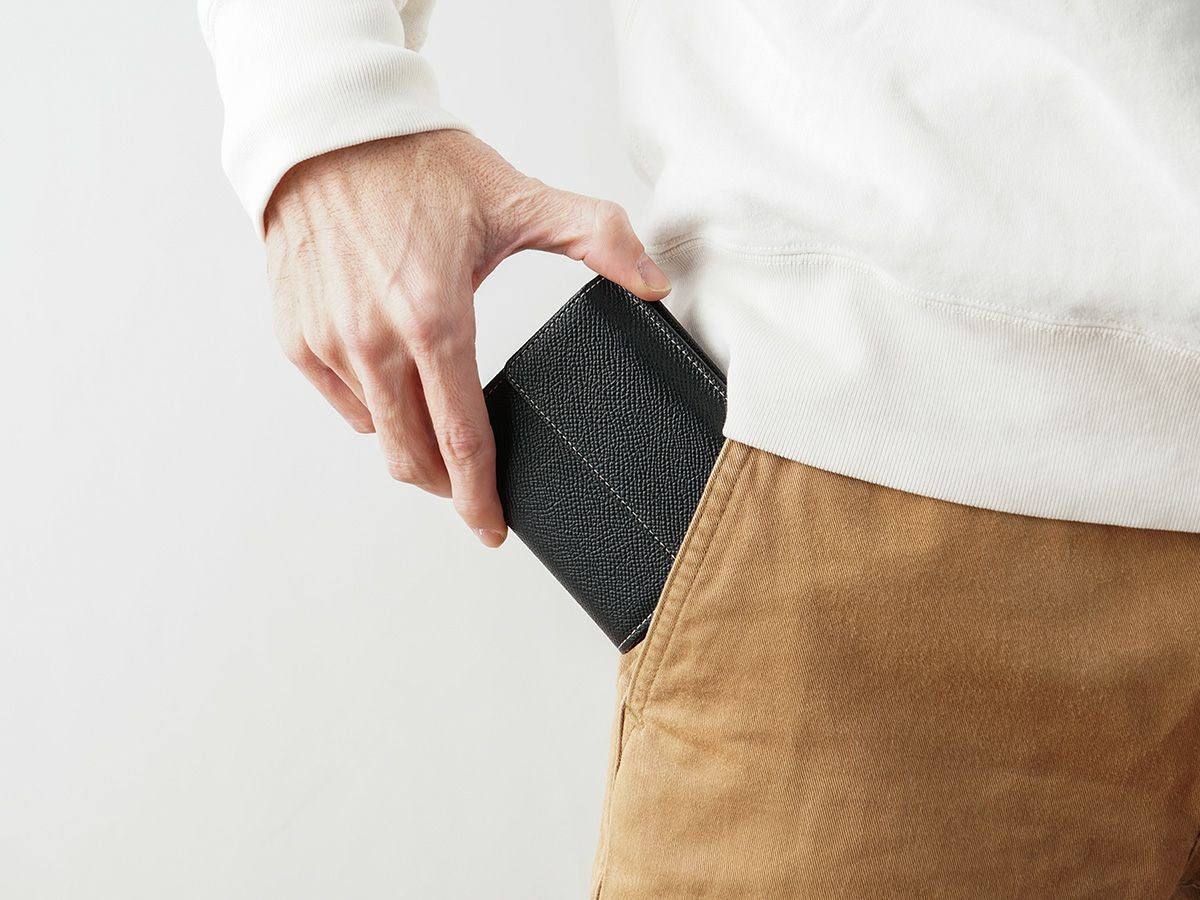 エンボス　外小銭入れ二つ折り財布