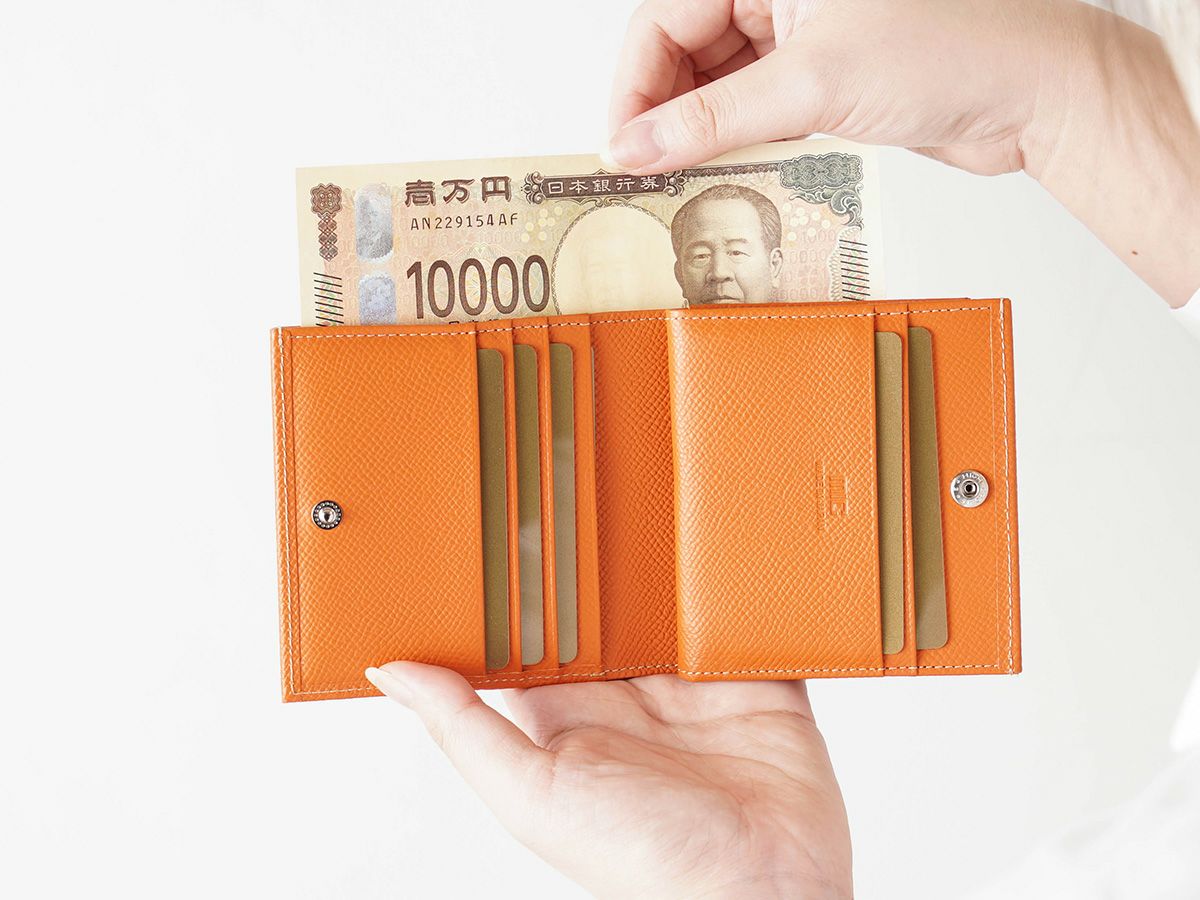 エンボス　外小銭入れ二つ折り財布